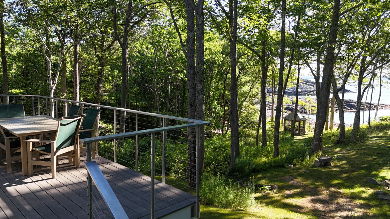 dining to gazebo