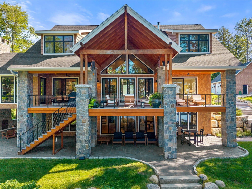 Exquisite Turnkey Lakefront Property....