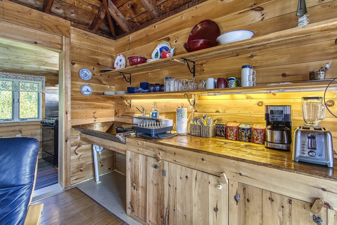 006-005-Kitchen-2996x2000