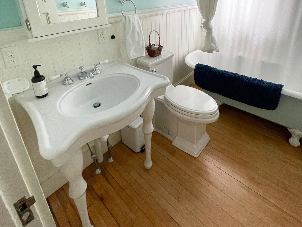 Full Bath