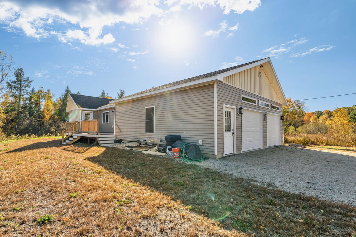 36-web-or-mls-1212-eastbrook-rd