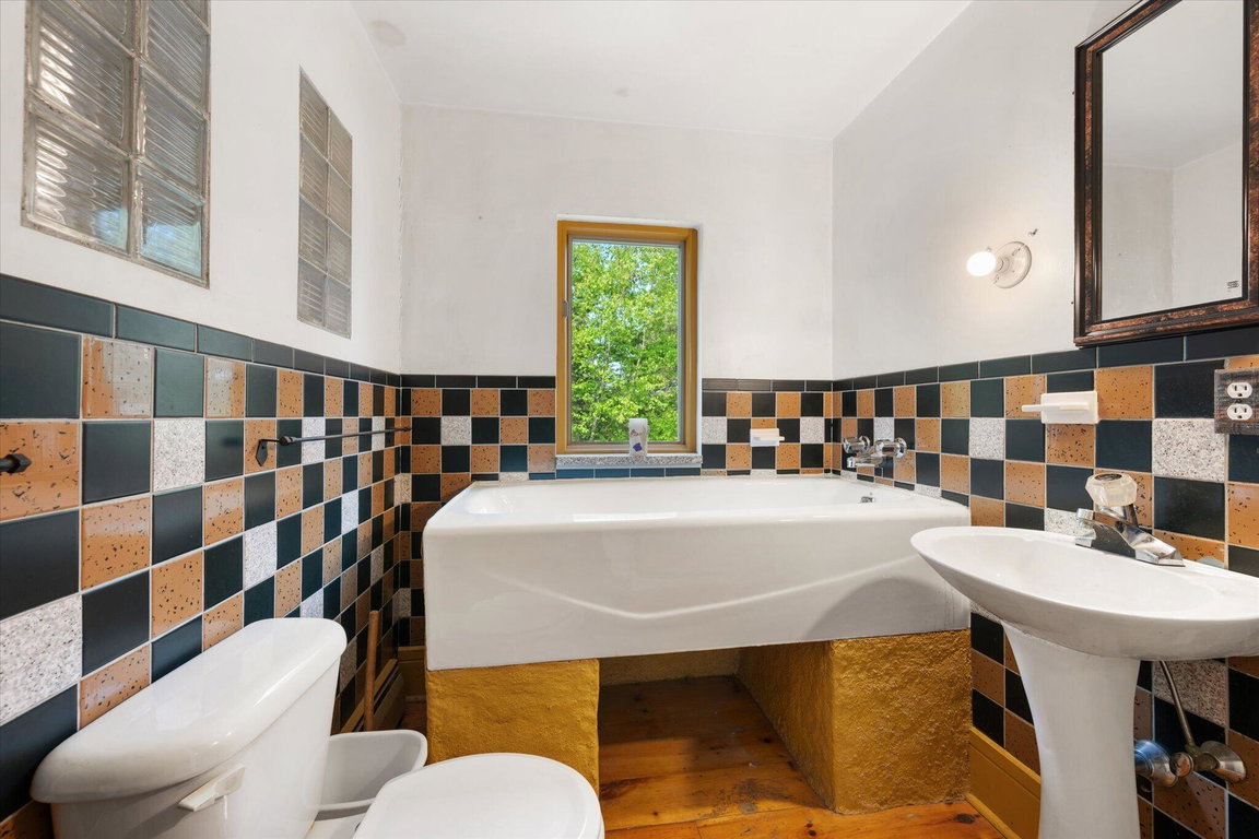 2nd Bathroom