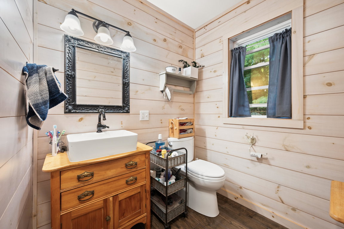 28-Bathroom