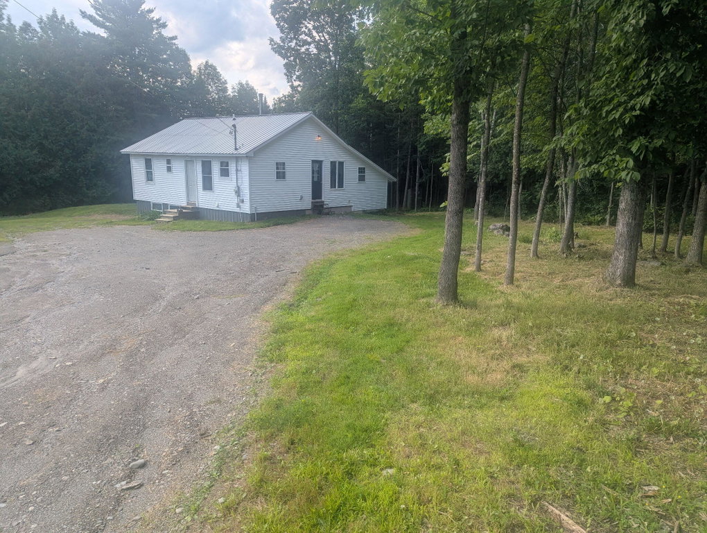 640 Dover Road Dexter