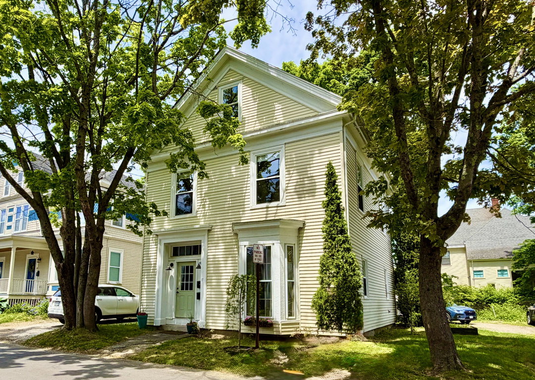 17 Grove Street Rockland