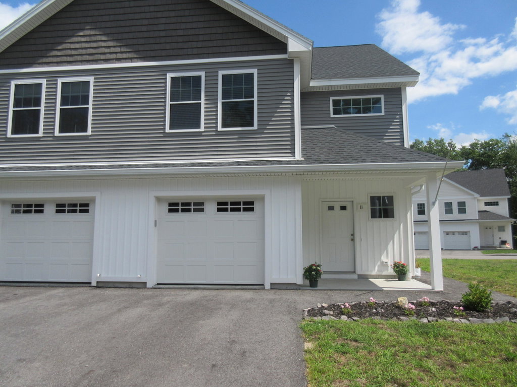 11 Sidetrack Lane Sanford