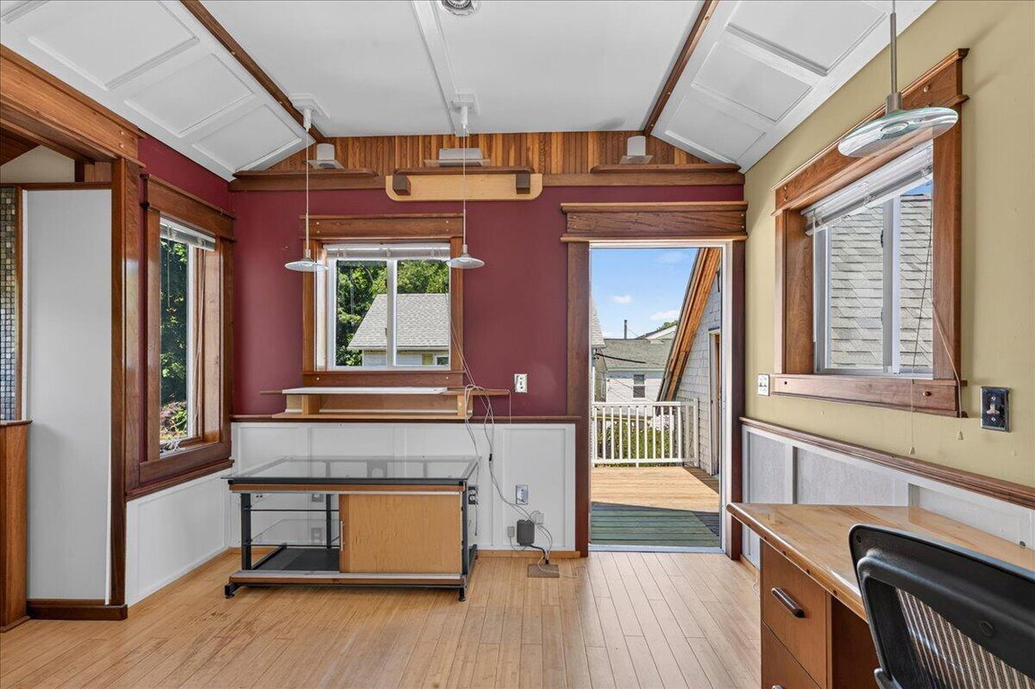37-107 Ledgelawn Ave (52 of 96)