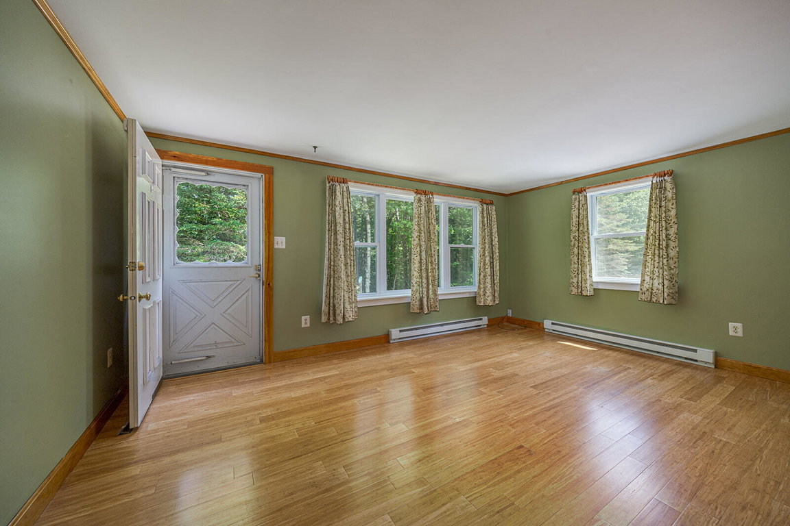 04-482 West Bay Road-DTP_websize