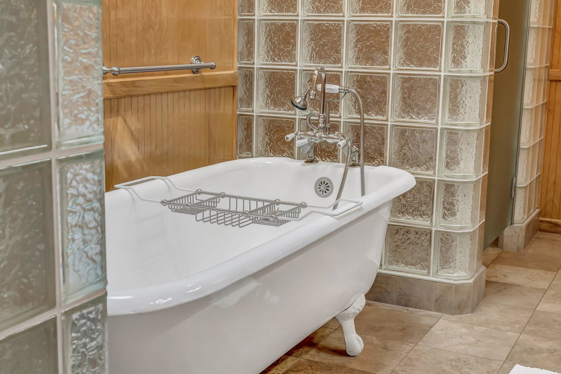 52-web-or-mls-195-branchview-dr