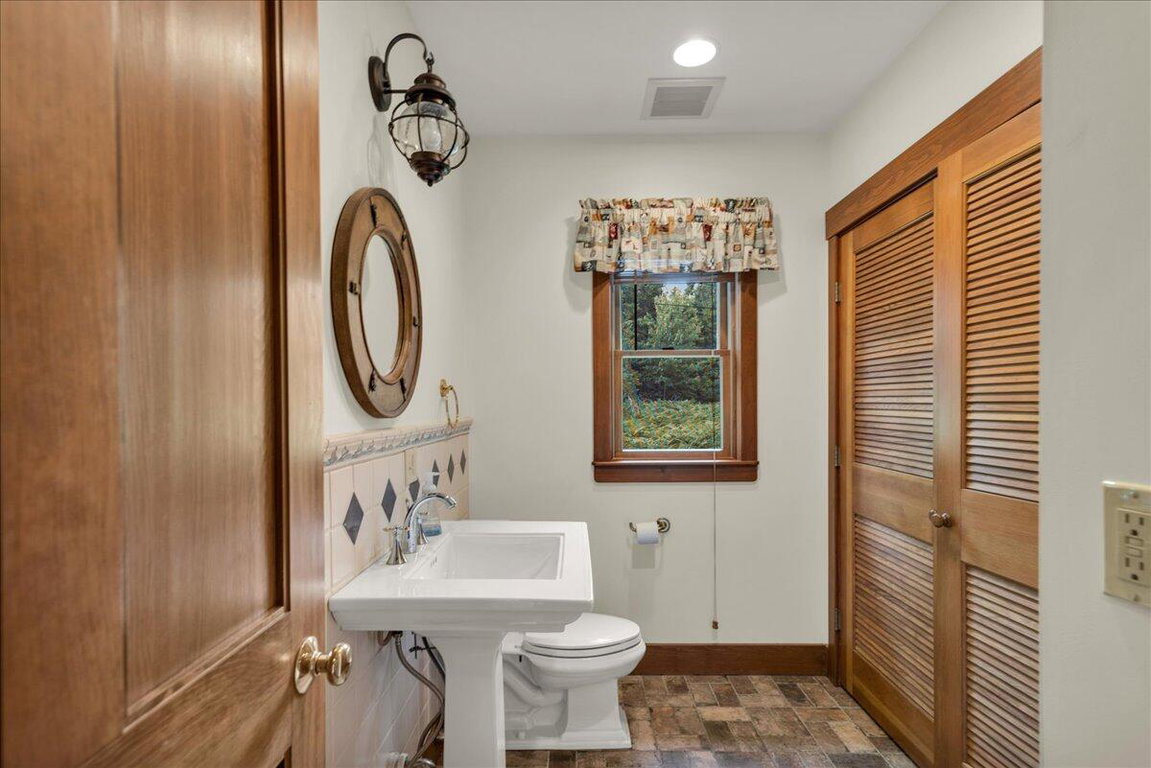 174-70 Ledgewood Ln. (56 of 105)