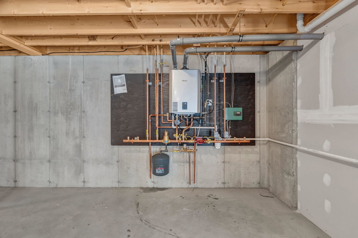 24-web-or-mls-manhattan-wy