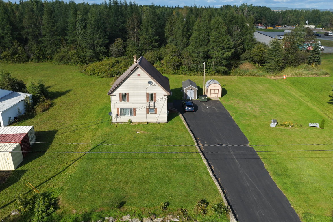 673 Mapleton Road Mapleton