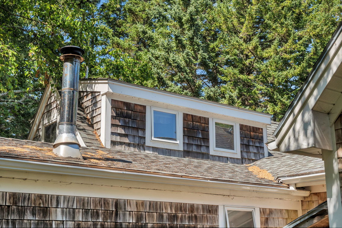 50-web-or-mls-142-e-point-rd