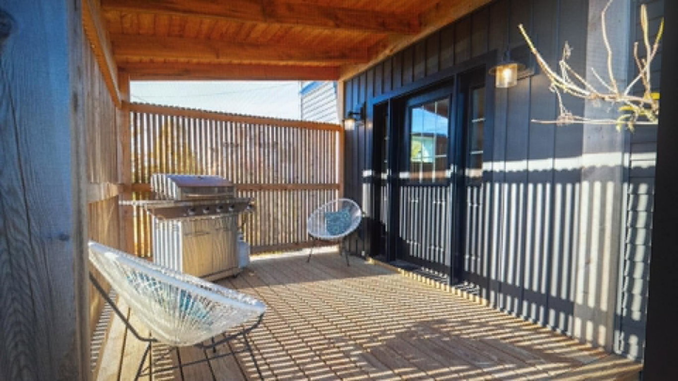 328 a front porch