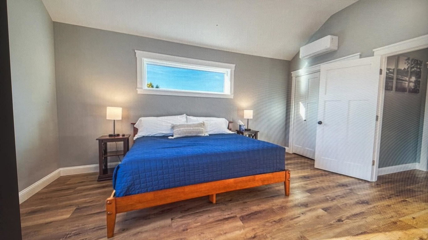328a 2nd bedroom