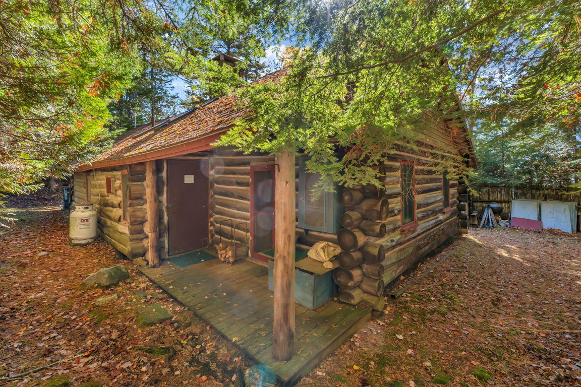 29-web-or-mls-25-dickens-farm-rd