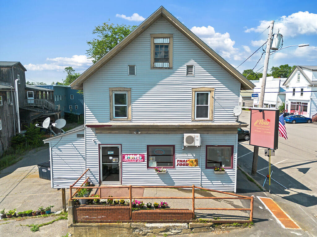 8 Commercial Street Hartland