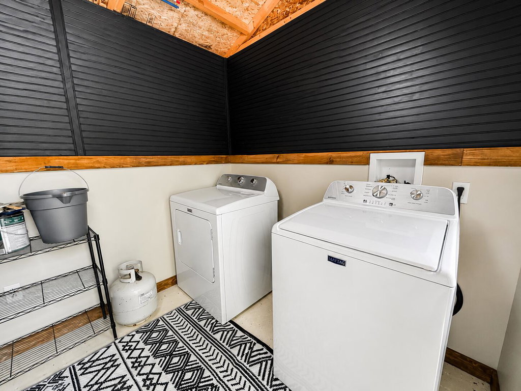Laundry in shed
