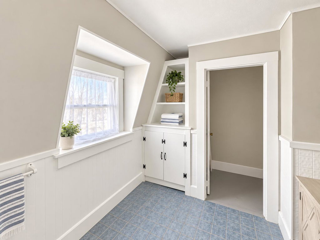 Upstairs Bathroom