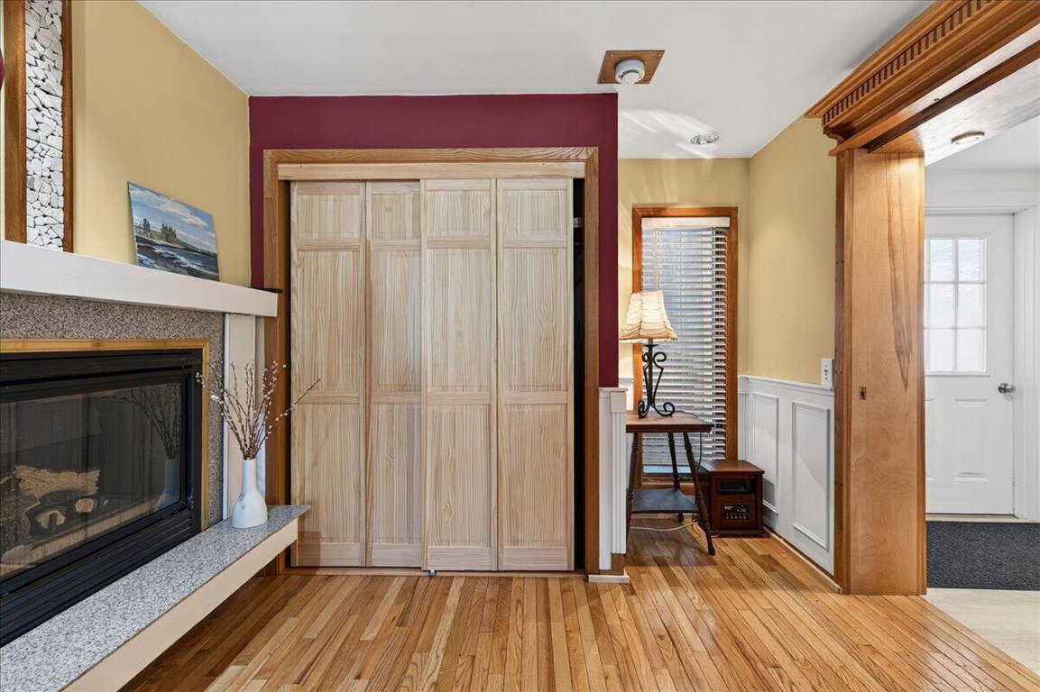62-107 Ledgelawn Ave (77 of 96)