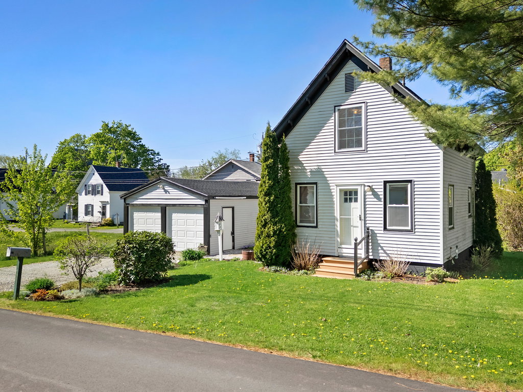 30 Admontem Avenue Rockland