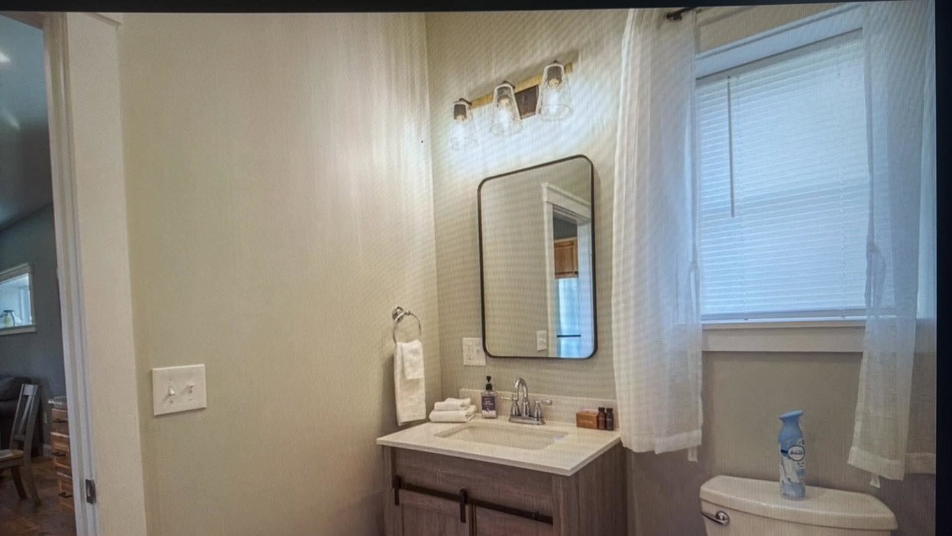 328 a downstairs bath