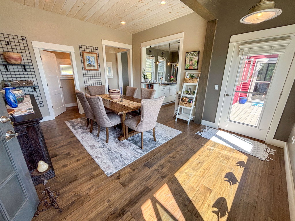 Dining Room (3)