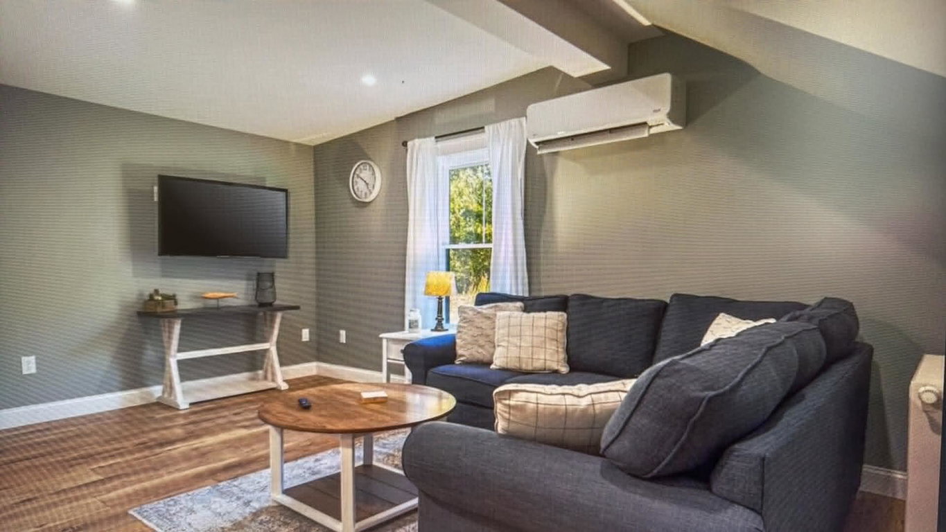328b livingroom