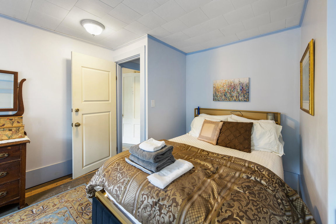 Upstairs bedroom #2