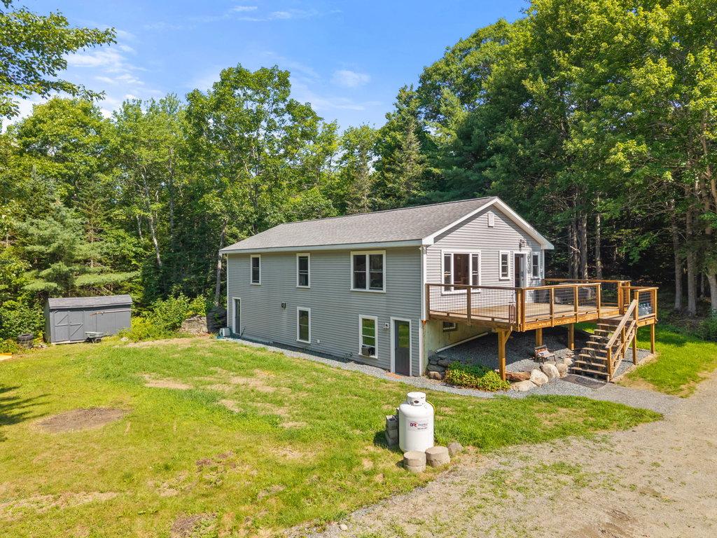 03-126 Lakes Ln