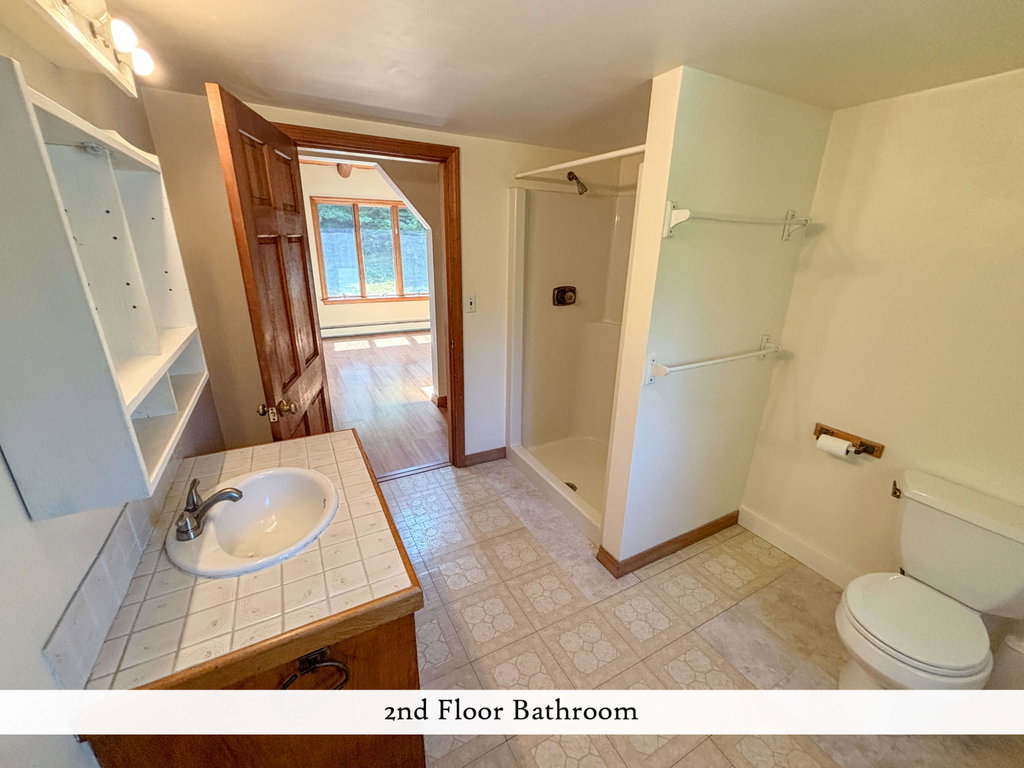 Bathroom 2nd floor (1), label