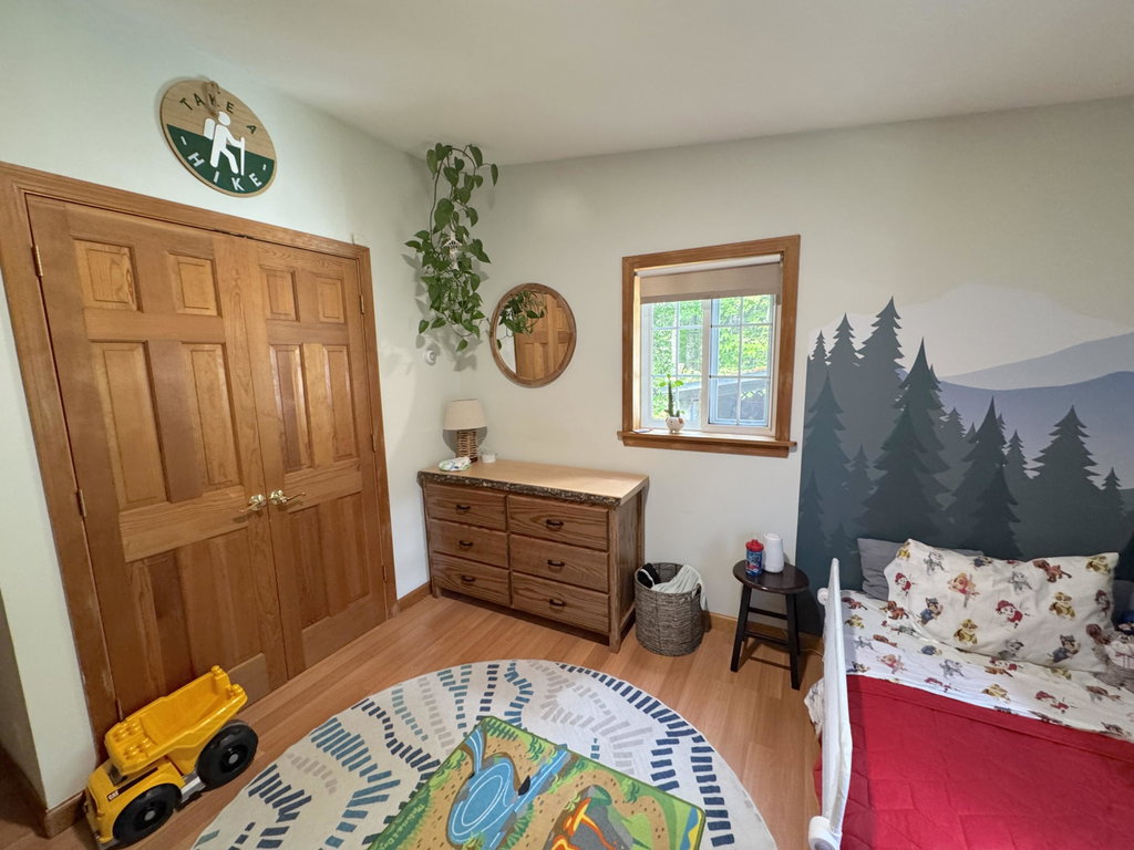 guest bed closet
