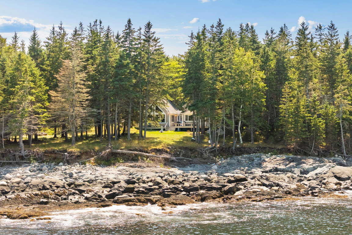 84-web-or-mls-142-e-point-rd