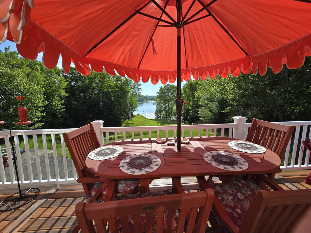 dining on the deck