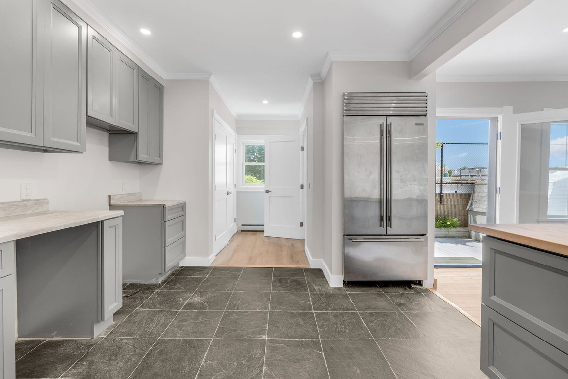 14-web-or-mls-54-greeley-ave