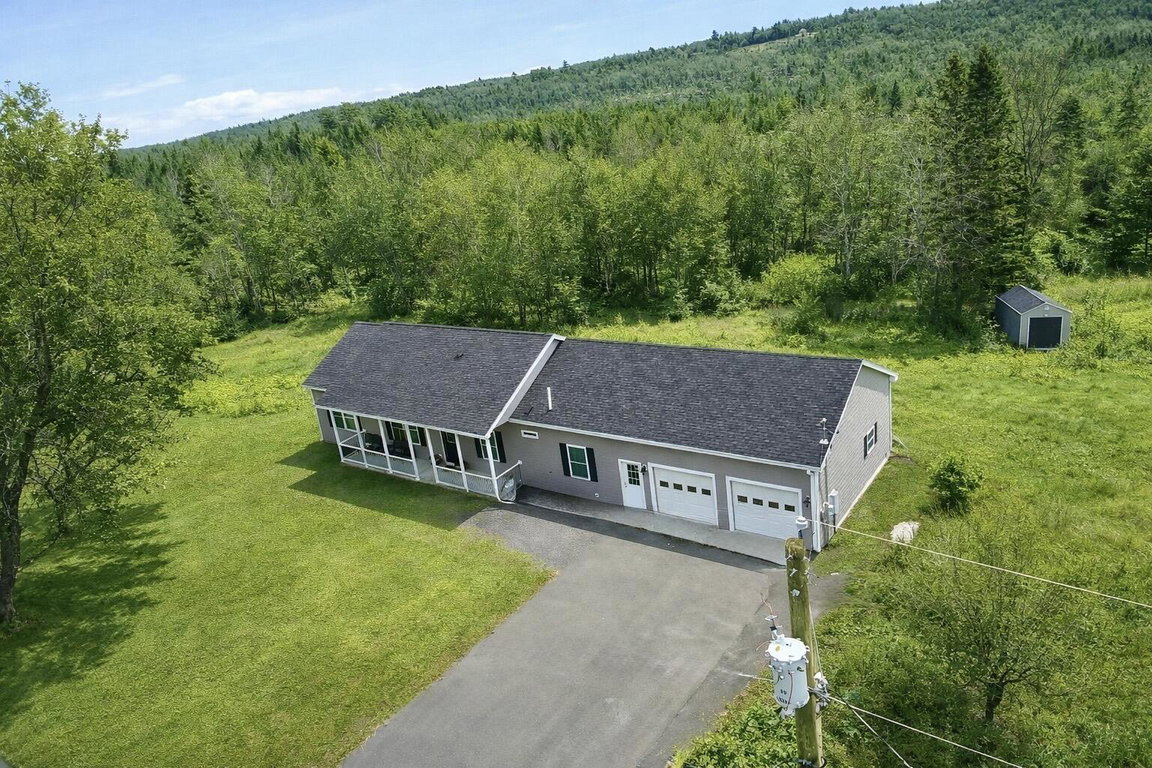 1354 Maine 150  Parkman