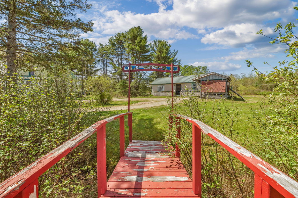12-web-or-mls-137-w-franklin-rd