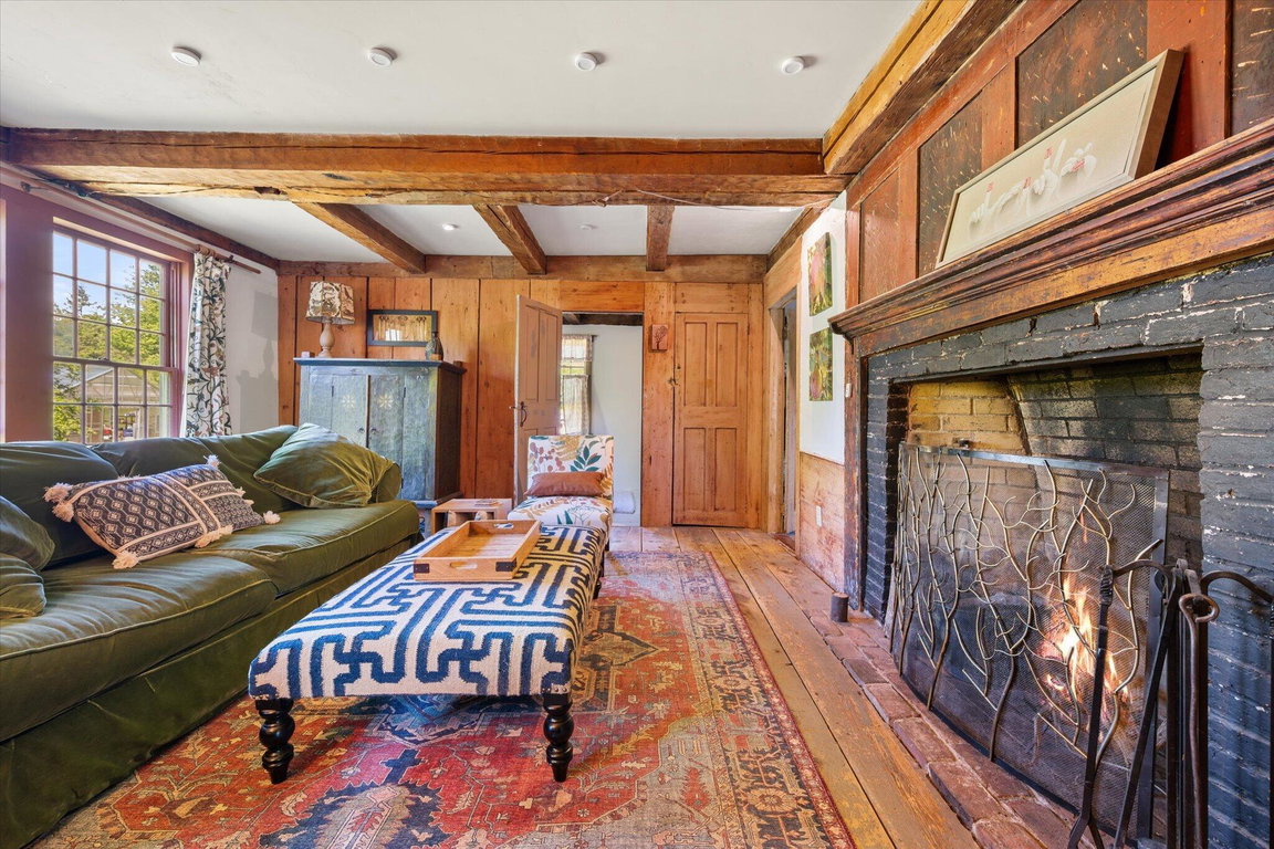 29-Family Room