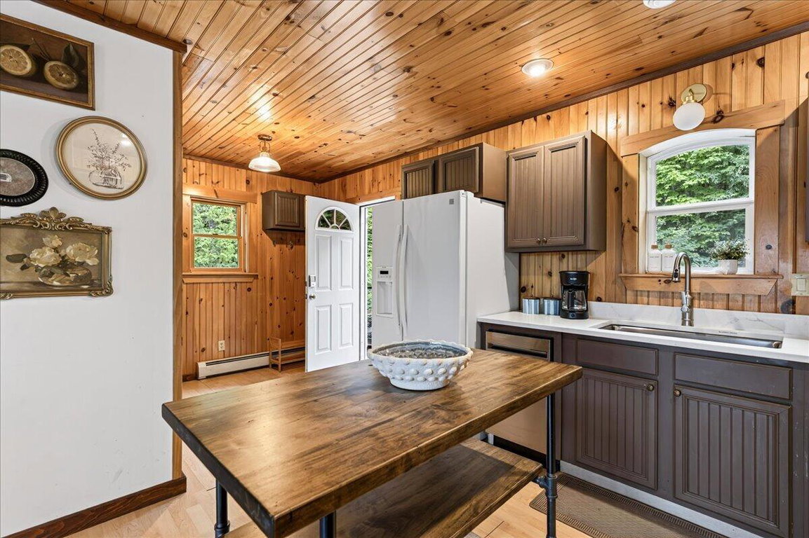 05-705 W Shore Rd (18 of 64)