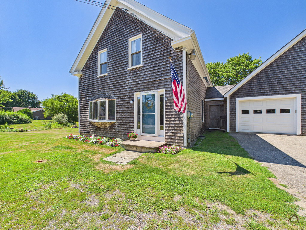 4 Old County Road Rockland