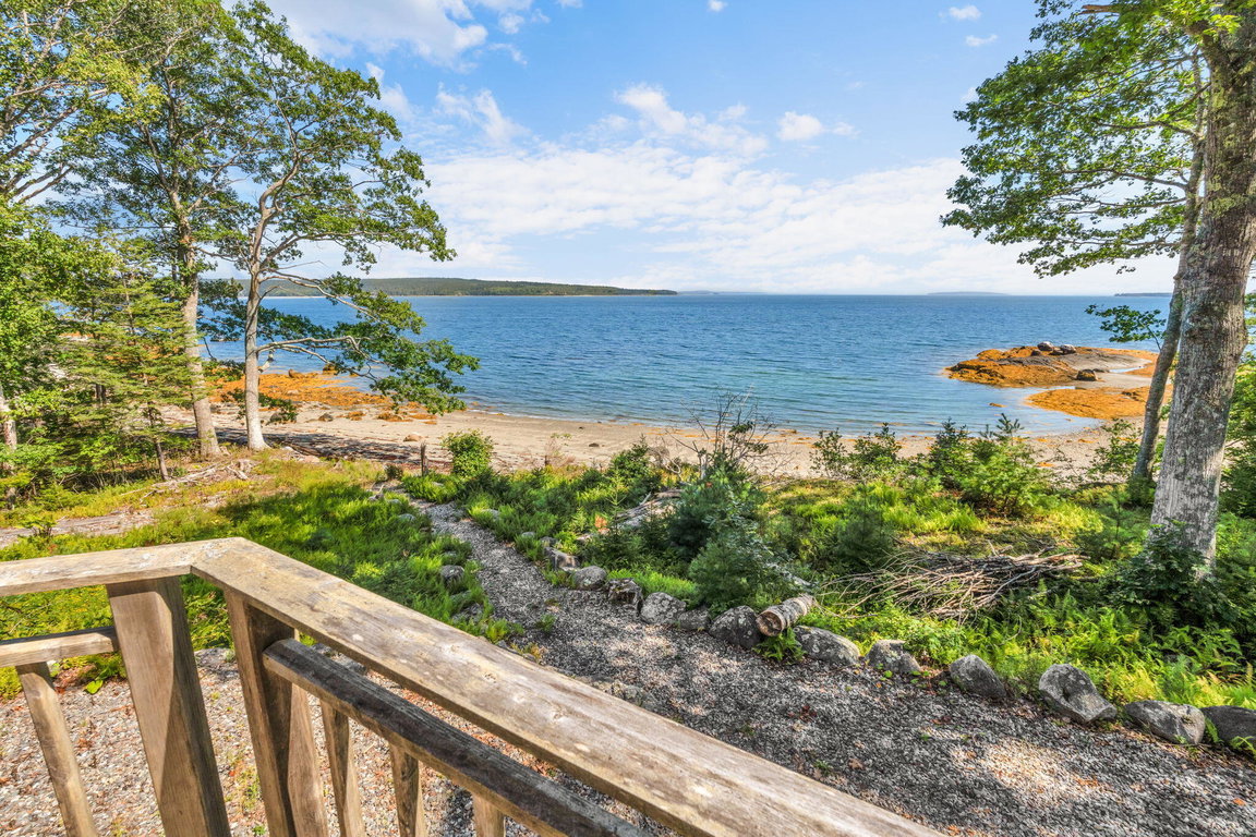 84-web-or-mls-1197-bay-rd