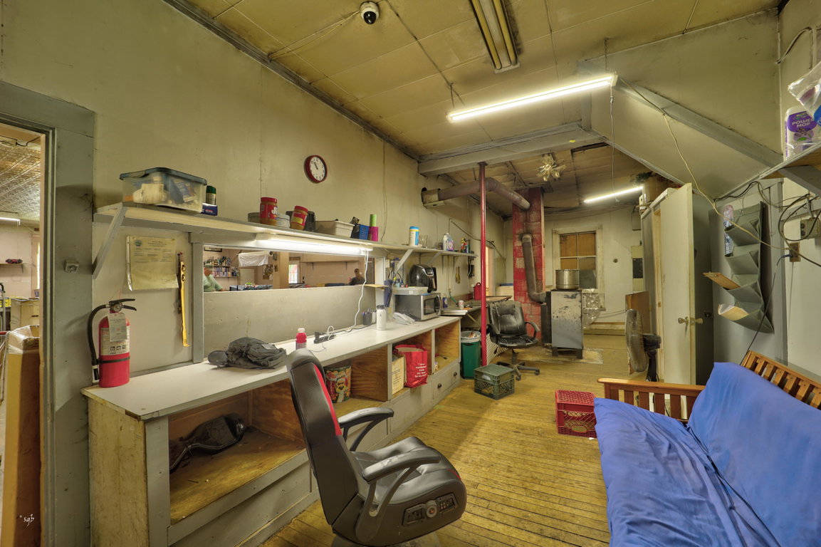 143_North_Sedgwick_Road_1