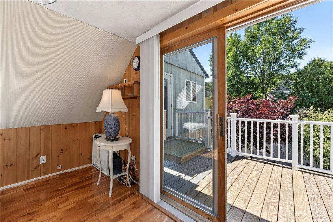 22-107 Ledgelawn Ave (37 of 96)