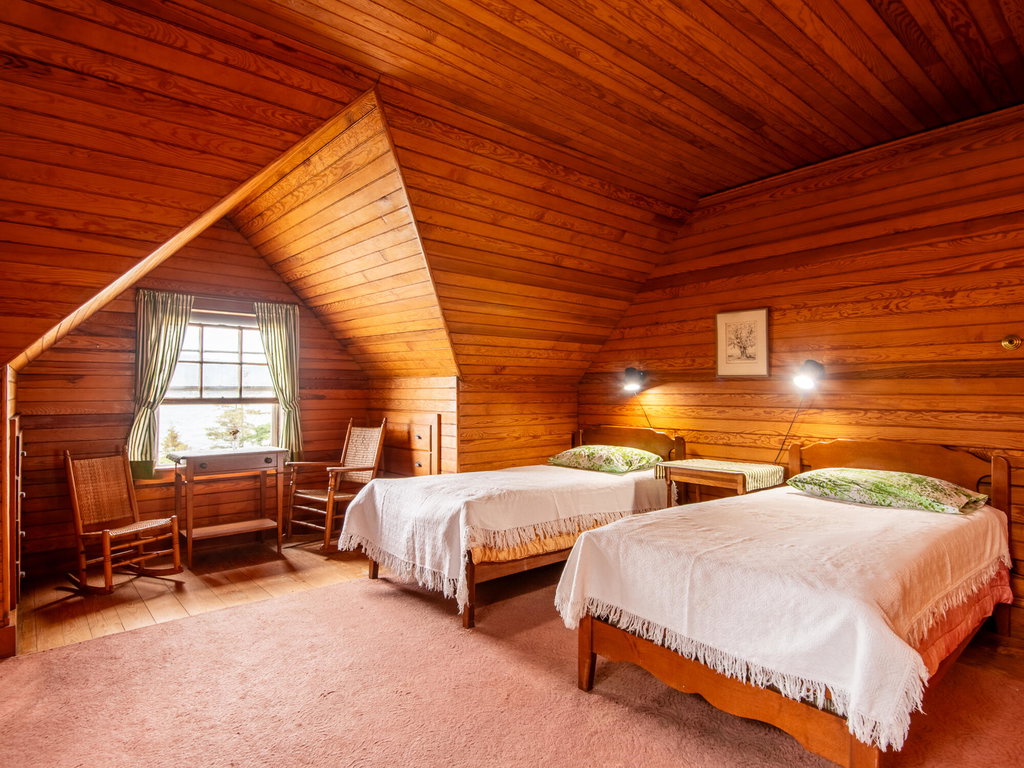 20-Bedroom Church House-6126-HDR