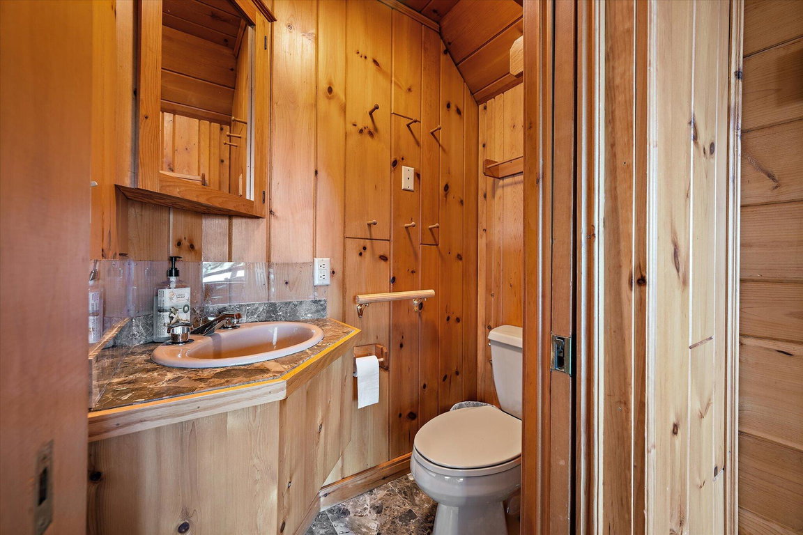 054-Primary Bathroom