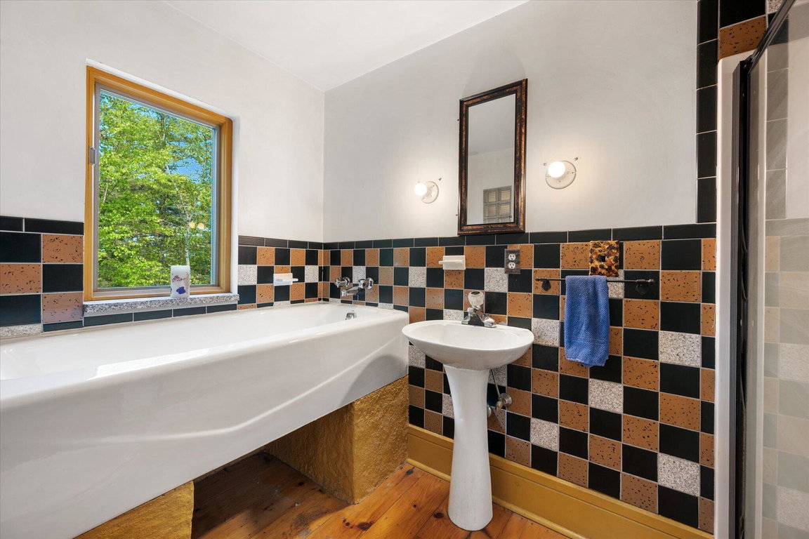 2nd Bathroom