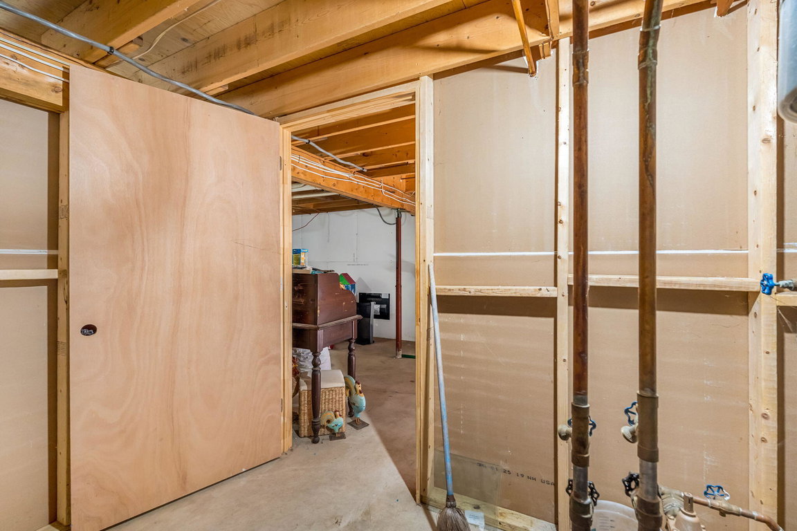 37-web-or-mls-26-wolf-cove-rd