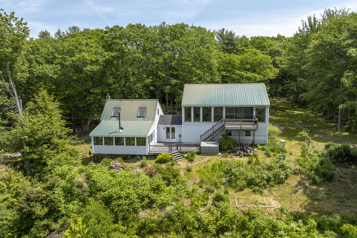 26 Squiers Alley Nobleboro