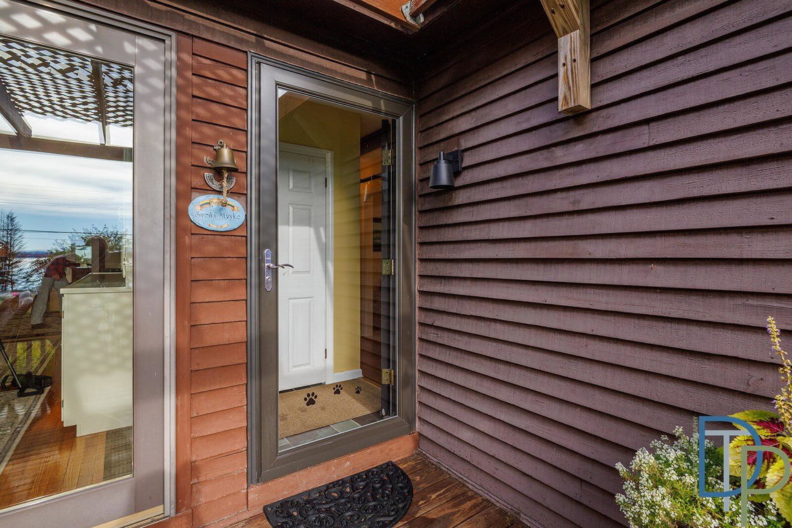 1035newburyneck - 93