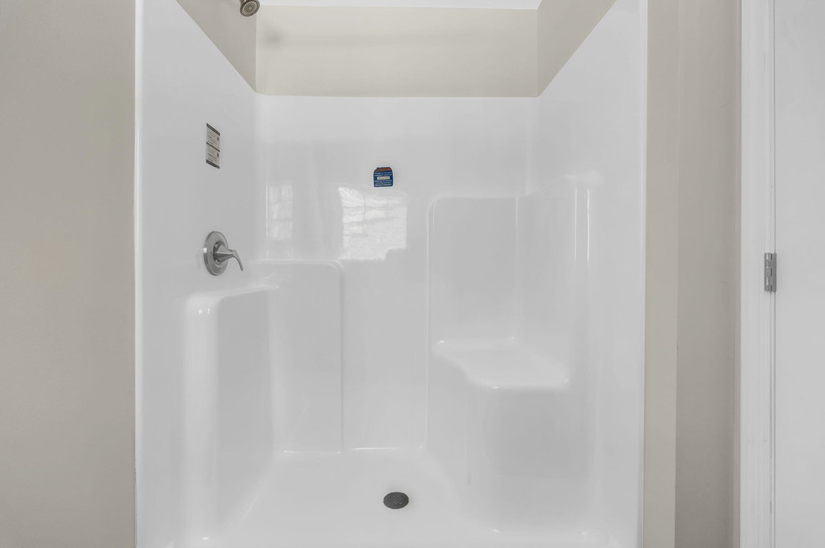 6-web-or-mls-63-bridgetwin-rd